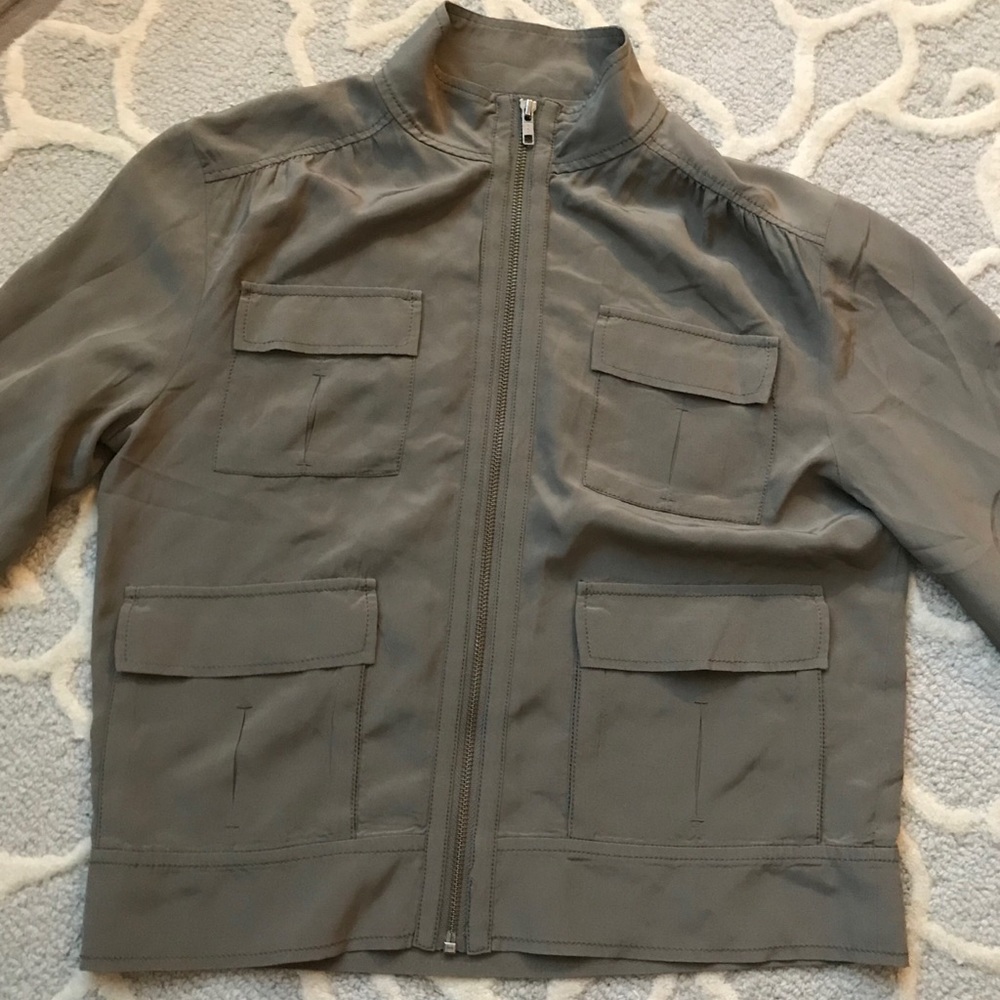 Hinge silk jacket